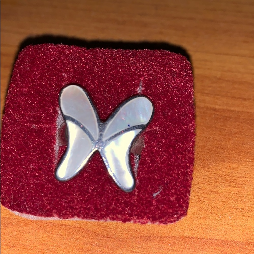 Butterfly ring